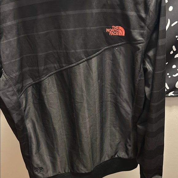 The North Face Black and Red Women's Hoodie - Picture 7 of 10